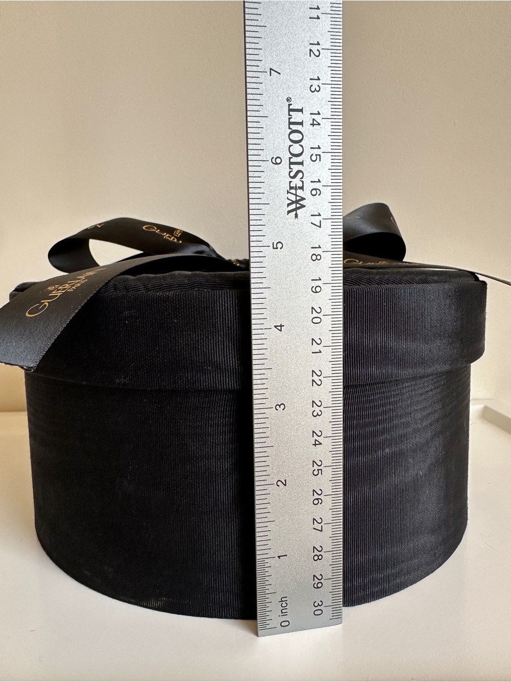 GUERLAIN Paris Round Storage Box Black Moire Fabric Ribbon Bow Gold Foil - Picture 13 of 13